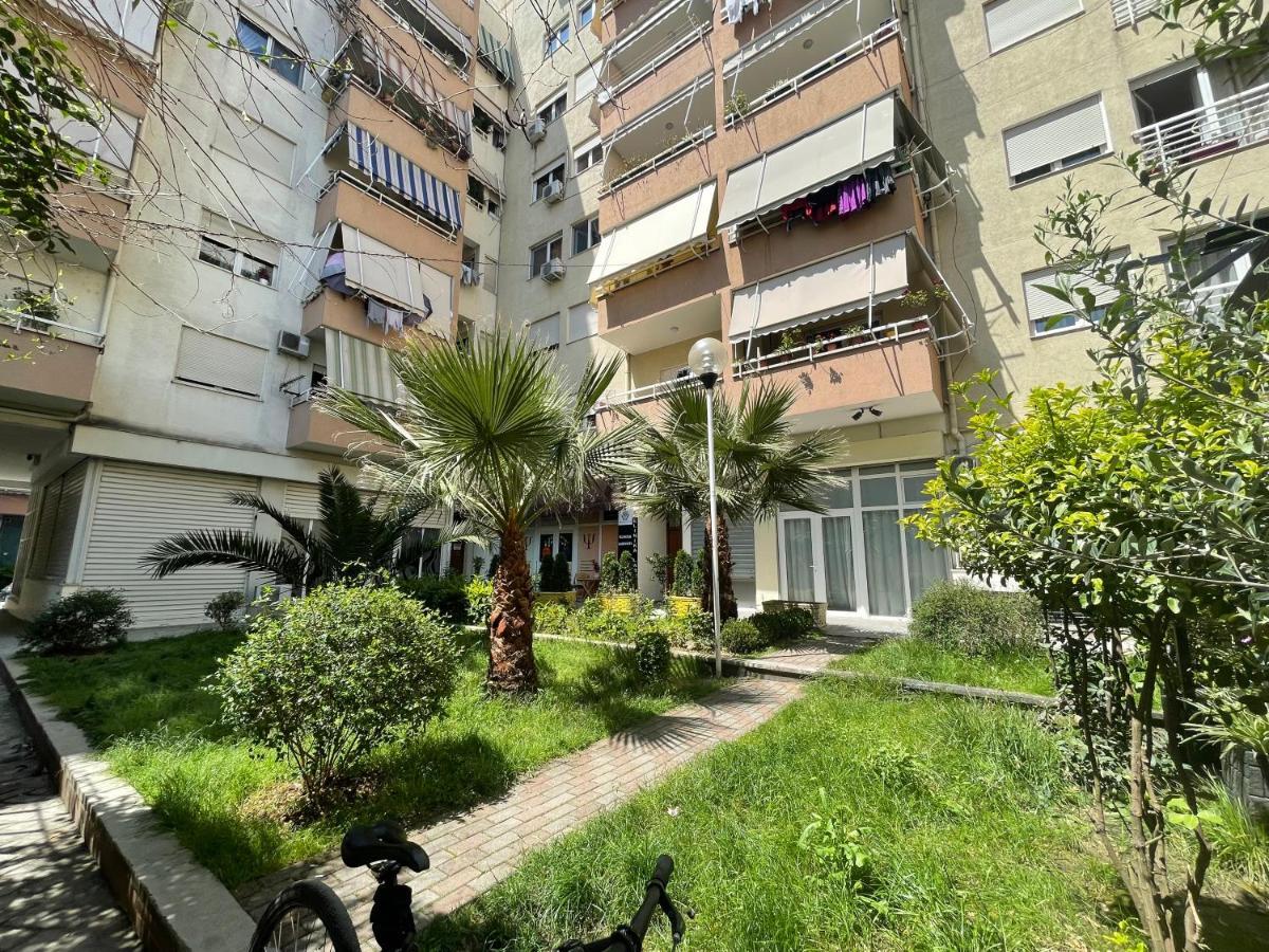 Tirana New Bazaar-Apartment 2 エクステリア 写真